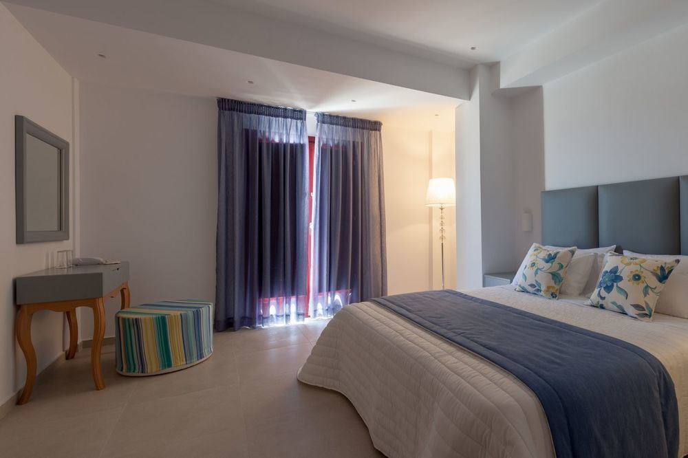 Mar N Mar Crown Hotel-Suites Камари Экстерьер фото